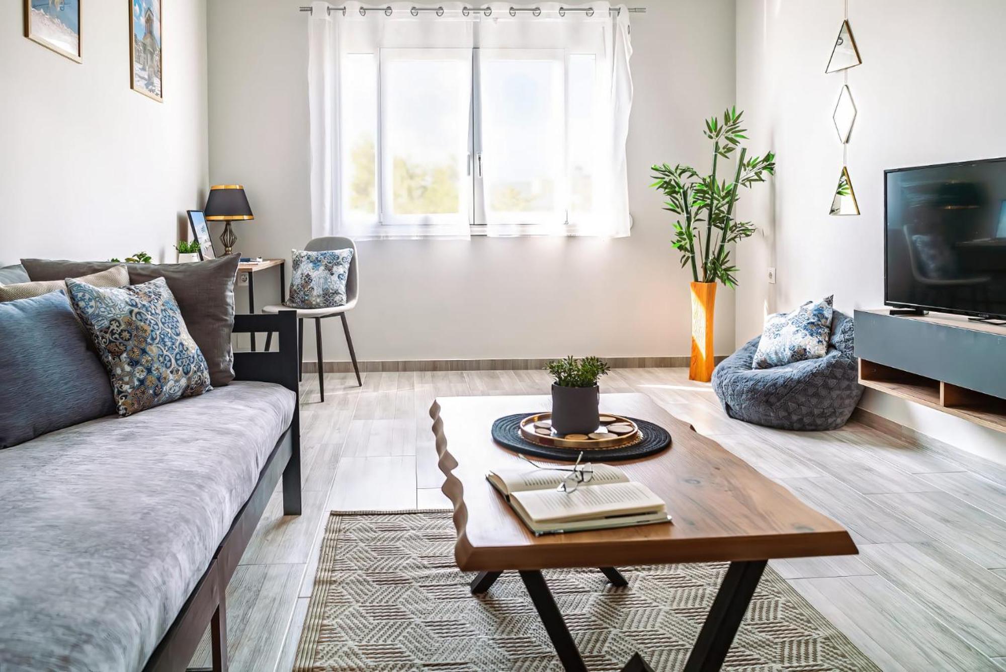 Apartment House Deluxe *